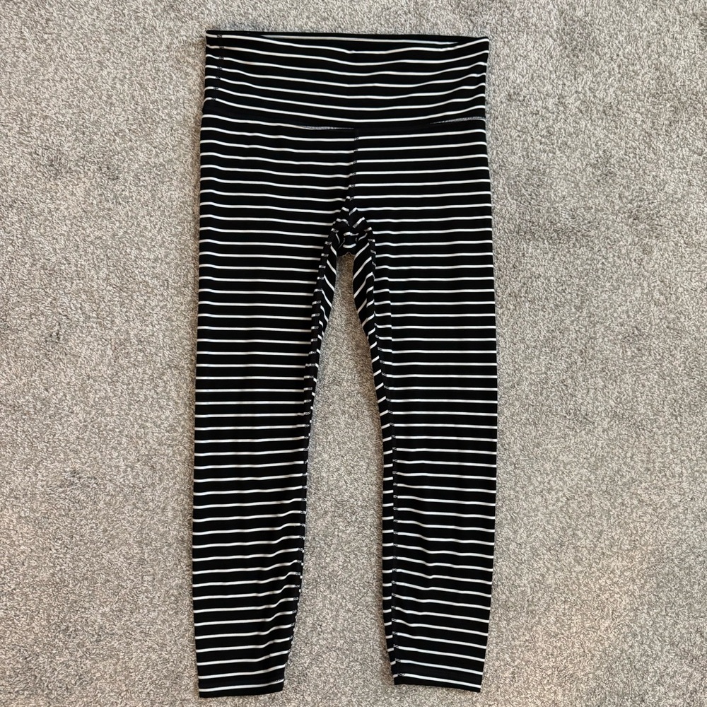 Athleta Elation Virasana 7/8 Tights Petite Size MP Black & White Striped